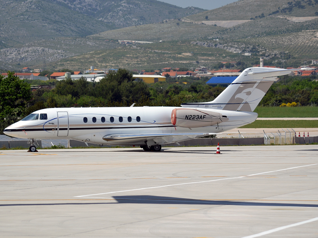 Hawker Beechcraft 4000 Private N223AF Split_Resnik (SPU/LDSP) May_02_2012