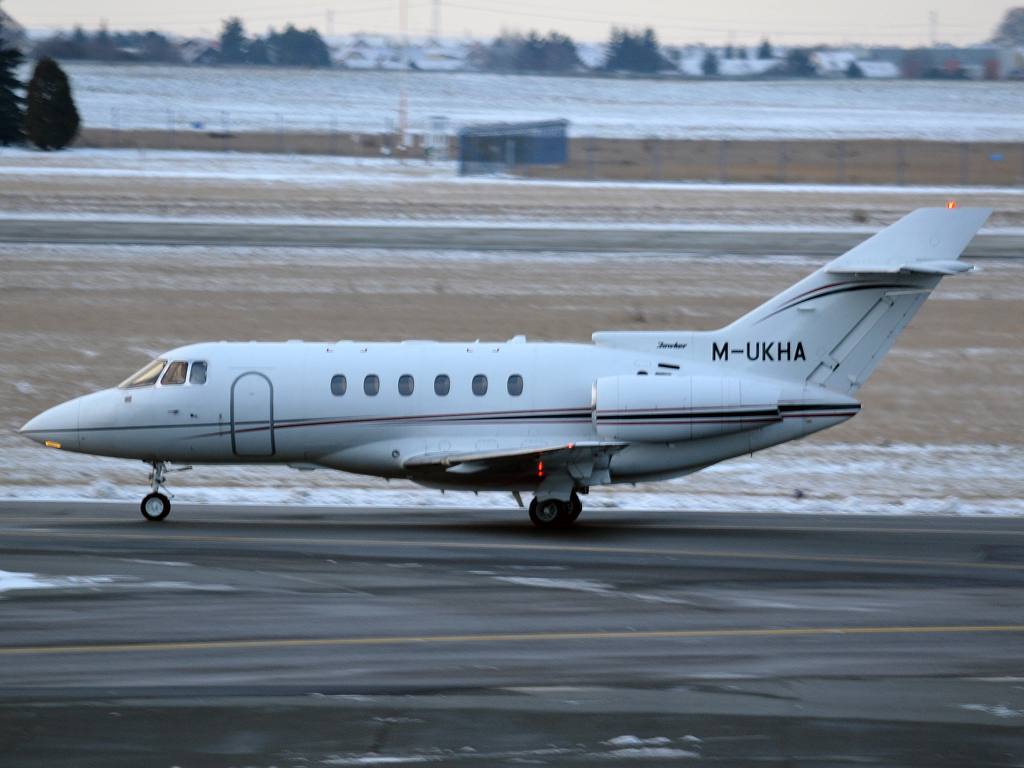 Raytheon Hawker 800XP Private M-UKHA Prague_Ruzyne (PRG/LKPR) January_12_2013