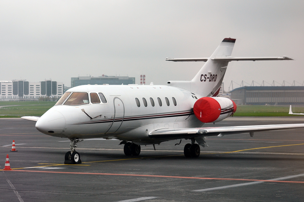 Raytheon Hawker 800XP NetJets Europe CS-DRO Prague_Ruzyne (PRG/LKPR) April_28_2013