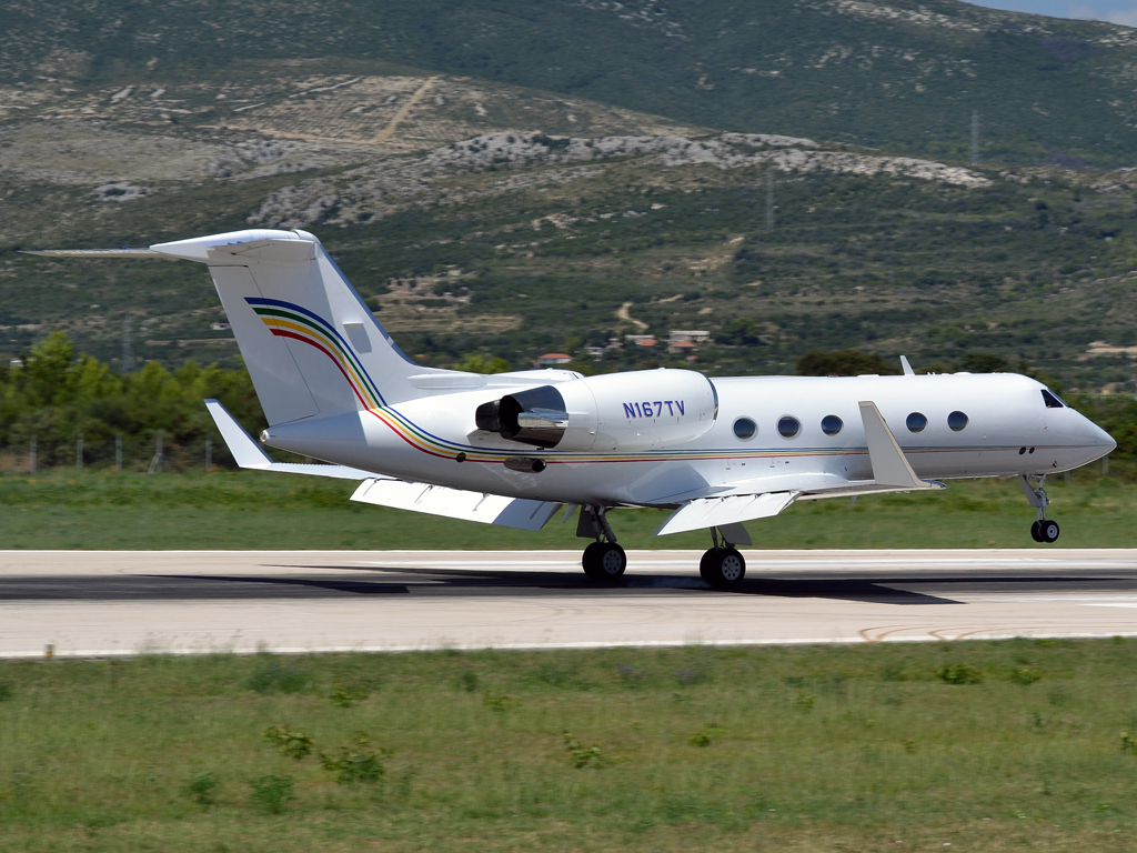 Gulfstream G-IV Untitled N167TV Split_Resnik (SPU/LDSP) August_6_2011