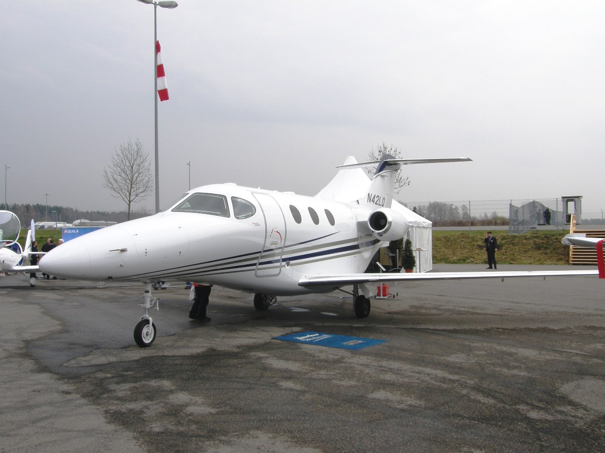 Hawker Beechcraft 390 Premier IA Untitled N42LQ Friedrichshafen_Airport April_04_2009