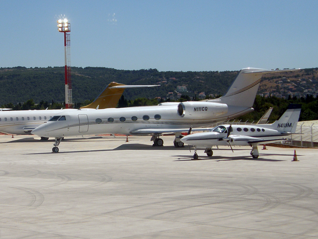 Gulfstream Aerospace G-IV-X G450 Untitled N987AL Split_Resnik July_28_2010