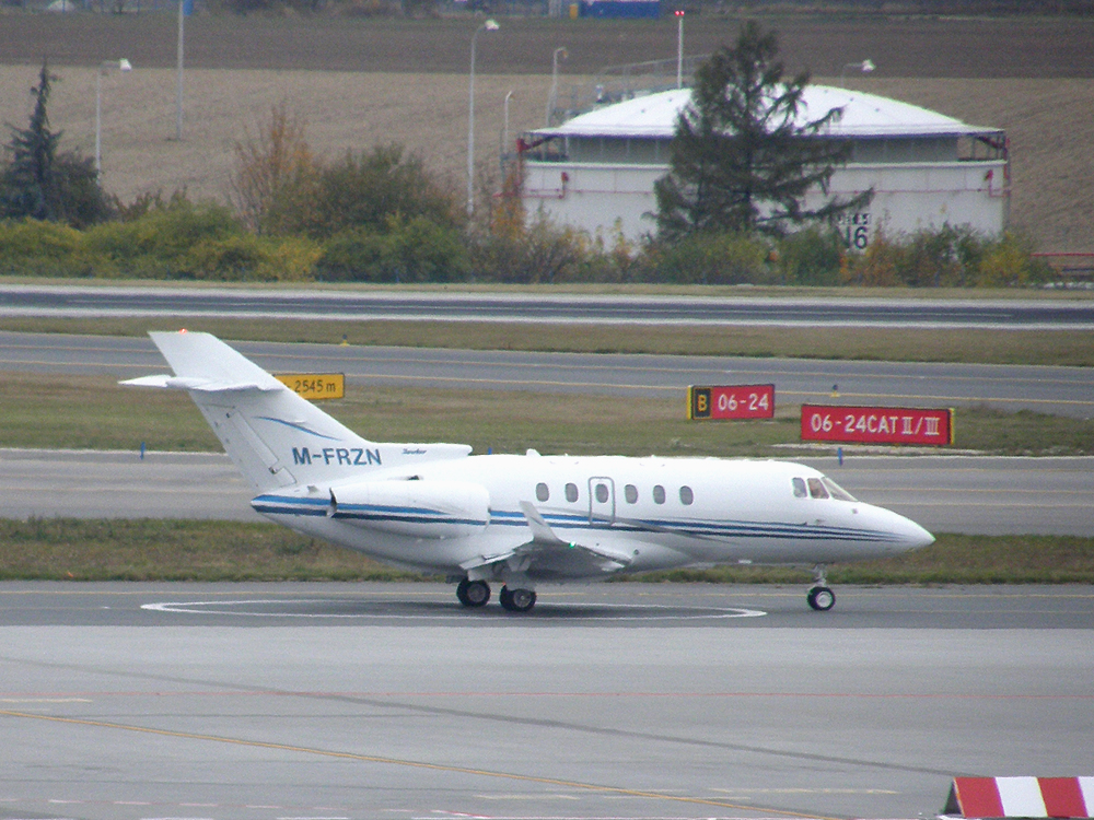 BAe-125-850XP Hawker Untitled (Air Cod Inc Trustee) M-FRZN Prague_Ruzyne October_28_2009