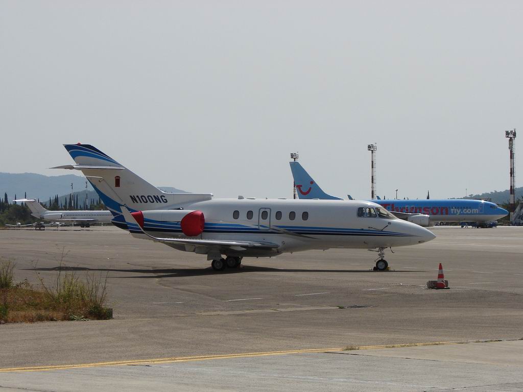 Raytheon Hawker 800XP, N100NG, Travel Guard Group, Dubrovnik-Cilipi (LDDU) 2008.