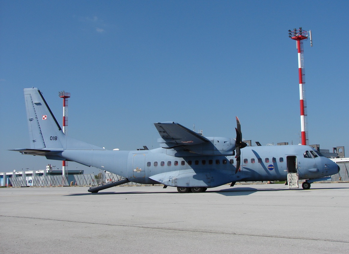 Casa C-295M, 018, Poland Air Force, Osijek-Klisa (OSI/LDOS), September_22_2010.