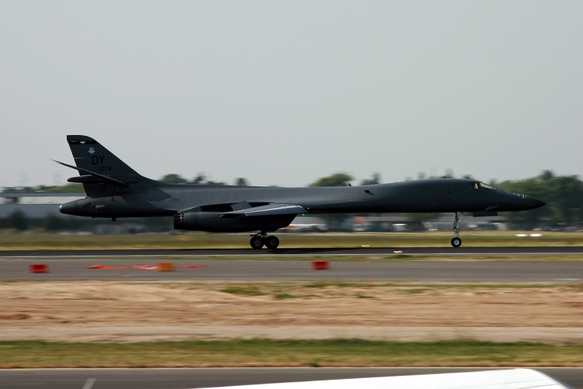 Rockwell B-1B Lancer USAF 85-0074 Berlin_Schonefeld May_30_2008