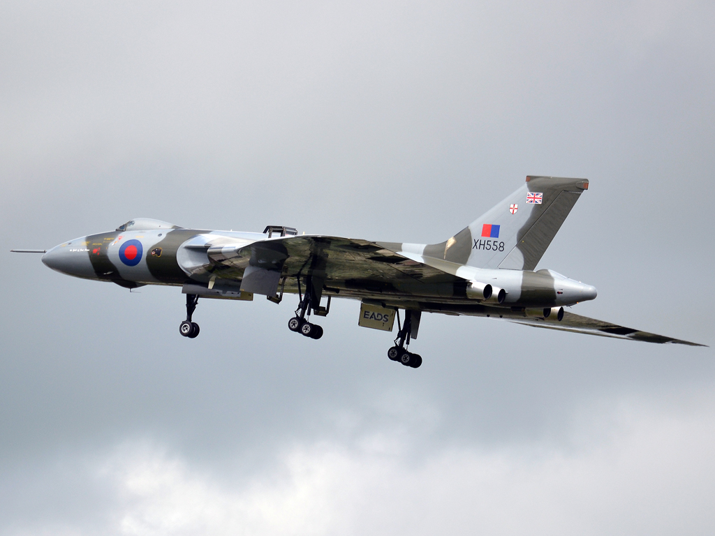 Avro 698 Vulcan B2 UK Royal Air Force XH558 Fairford (FFD/EGVA) July_07_2012