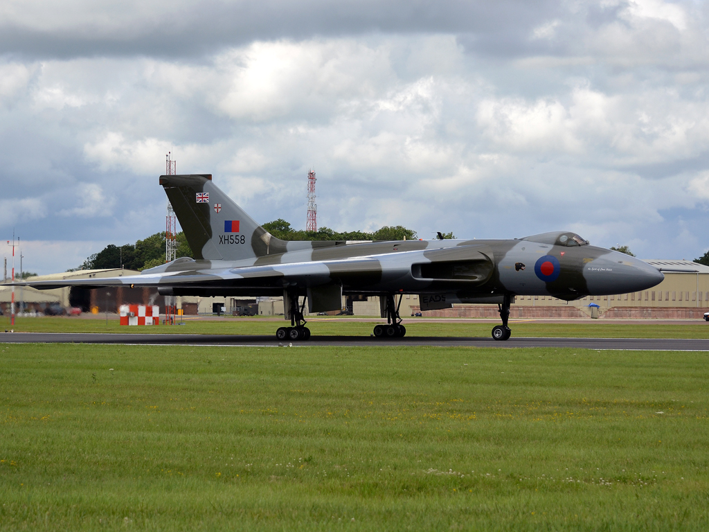 Avro 698 Vulcan B2 UK Royal Air Force XH558 Fairford (FFD/EGVA) July_07_2012