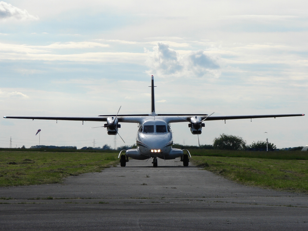 Let L-410MA Turbolet Sky Diving for Fun OM-PGD Osijek_Cepin (LDOC) May_09_2010