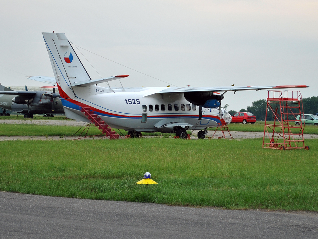 Let L-410FG Turbolet Czech Air Force 1525 Prague_Kbely (LKKB) June_11_2011