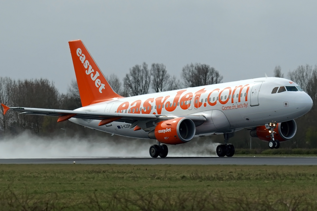 A319-111 EasyJet Airline G-EZBN Amsterdam_Schiphol March_24_2008