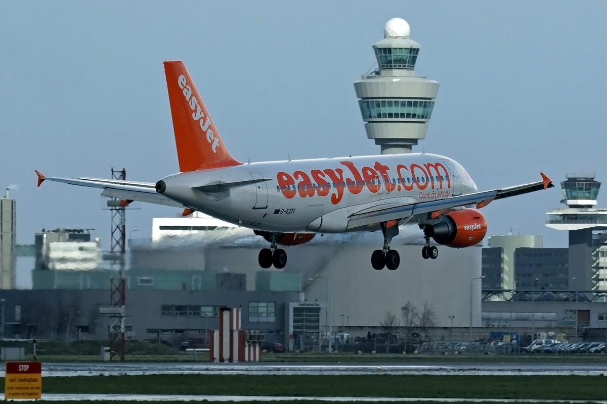 A319-111 EasyJet Airline G-EZIY Amsterdam_Schiphol March_25_2008