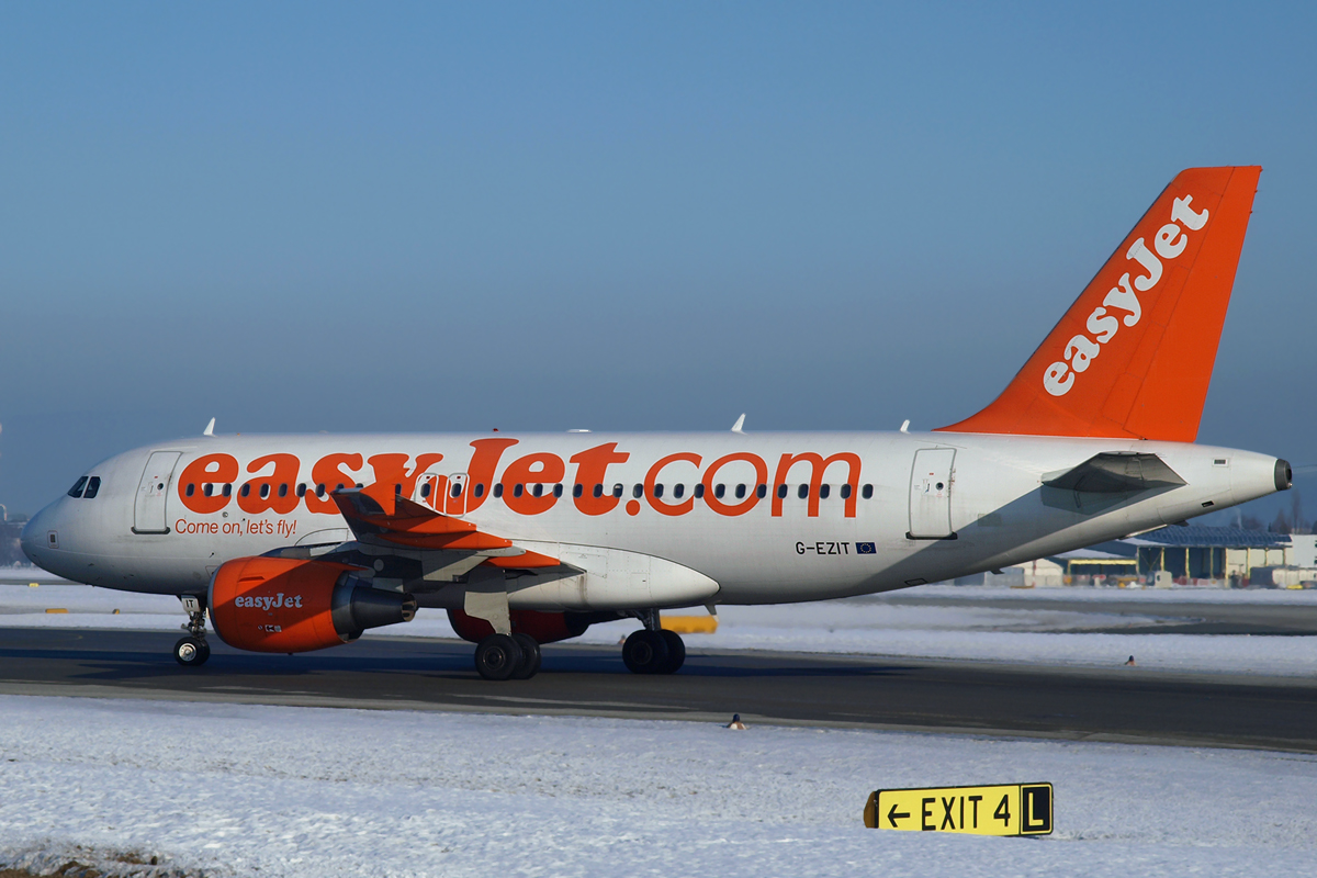 A319-111 EasyJet Airline G-EZIT Salzburg January_16_2010