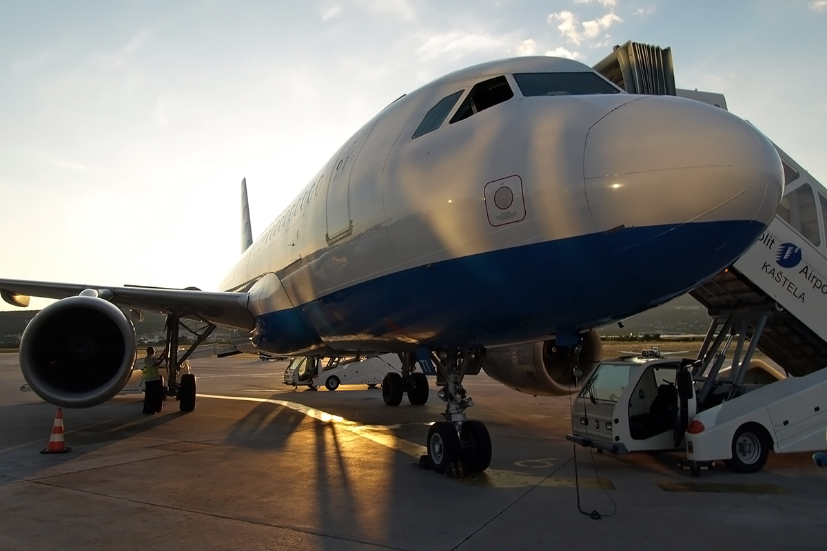 A319-112 Croatia Airlines 9A-CTI Split_Resnik May_11_2008