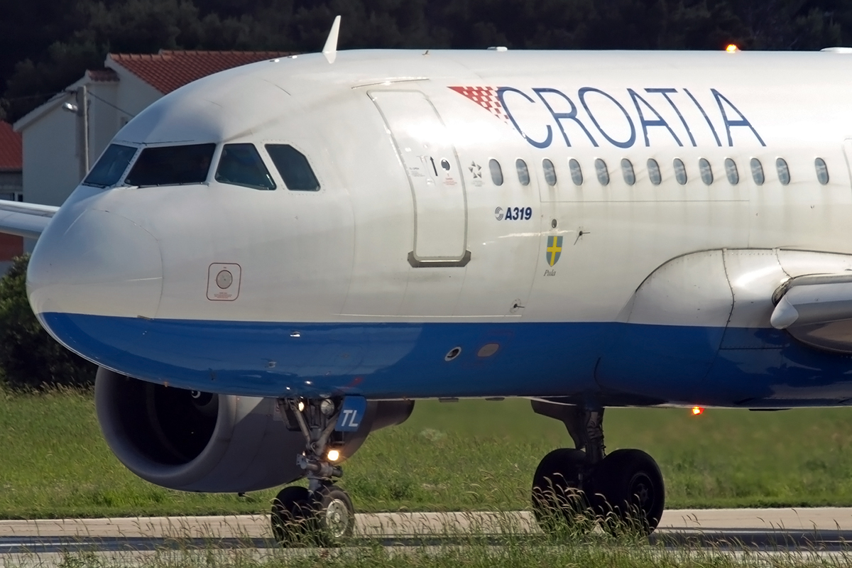 A319-112 Croatia Airlines 9A-CTL Split_Resnik (SPU/LDSP) May_8_2008