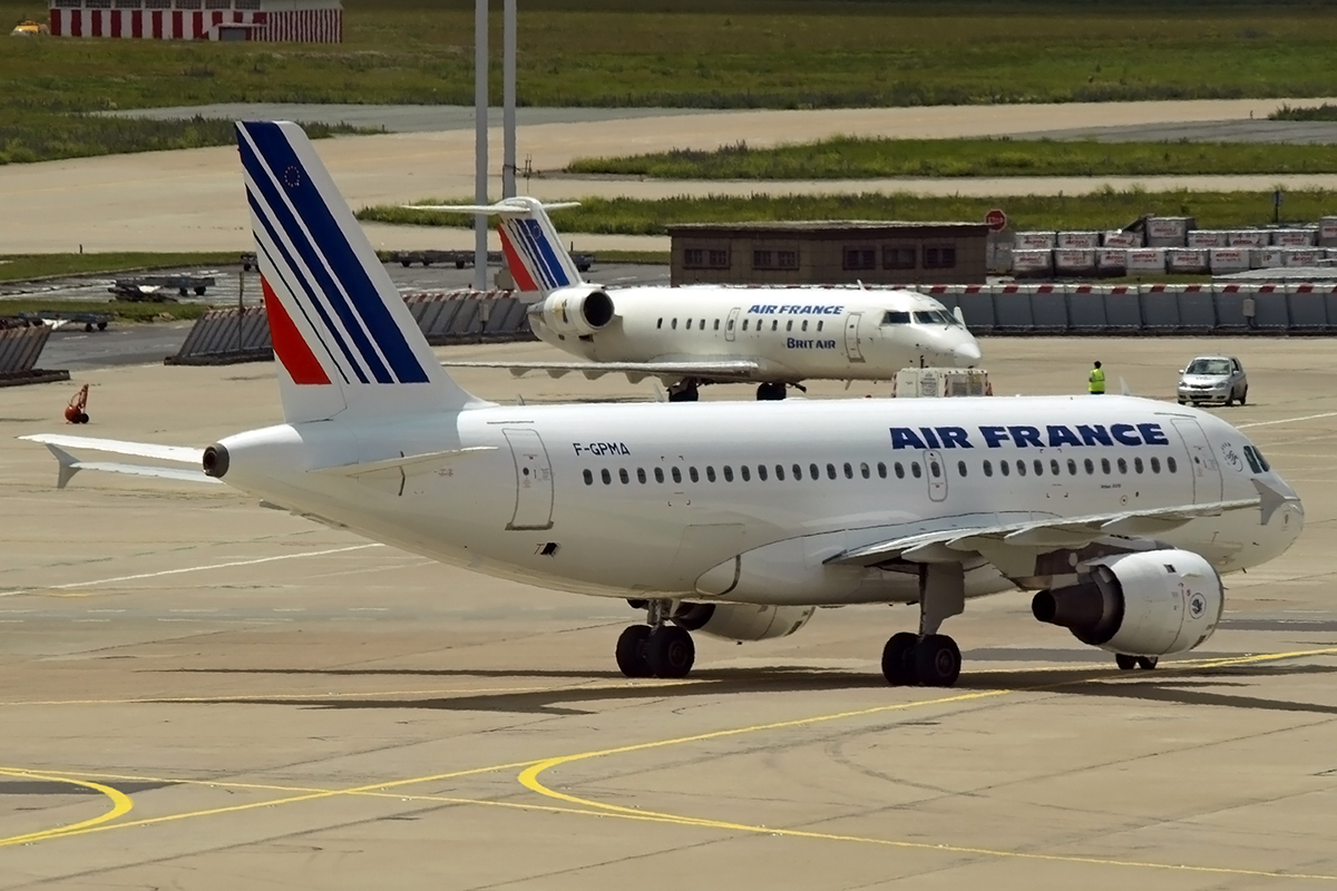 A319-113 Air France F-GPMA Paris_Orly_Sud June_25_2007