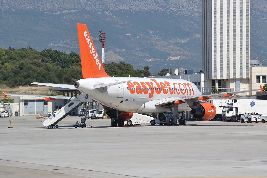 A319-111 EasyJet Airline G-EZBL Split_Resnik (SPU/LDSP) August_14_2011