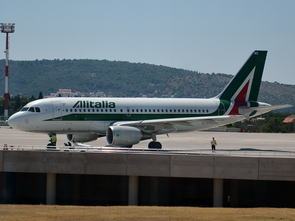 A319-111 Alitalia EI-IMS Split_Resnik (SPU/LDSP) August_01_2012