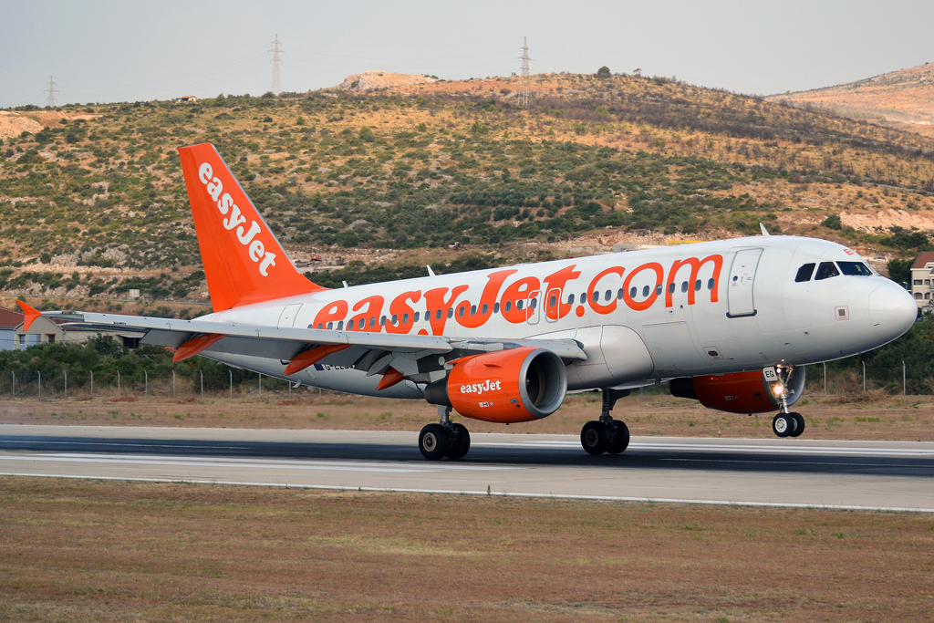 A319-111 EasyJet Airline G-EZEG Split_Resnik (SPU/LDSP) August_10_2013