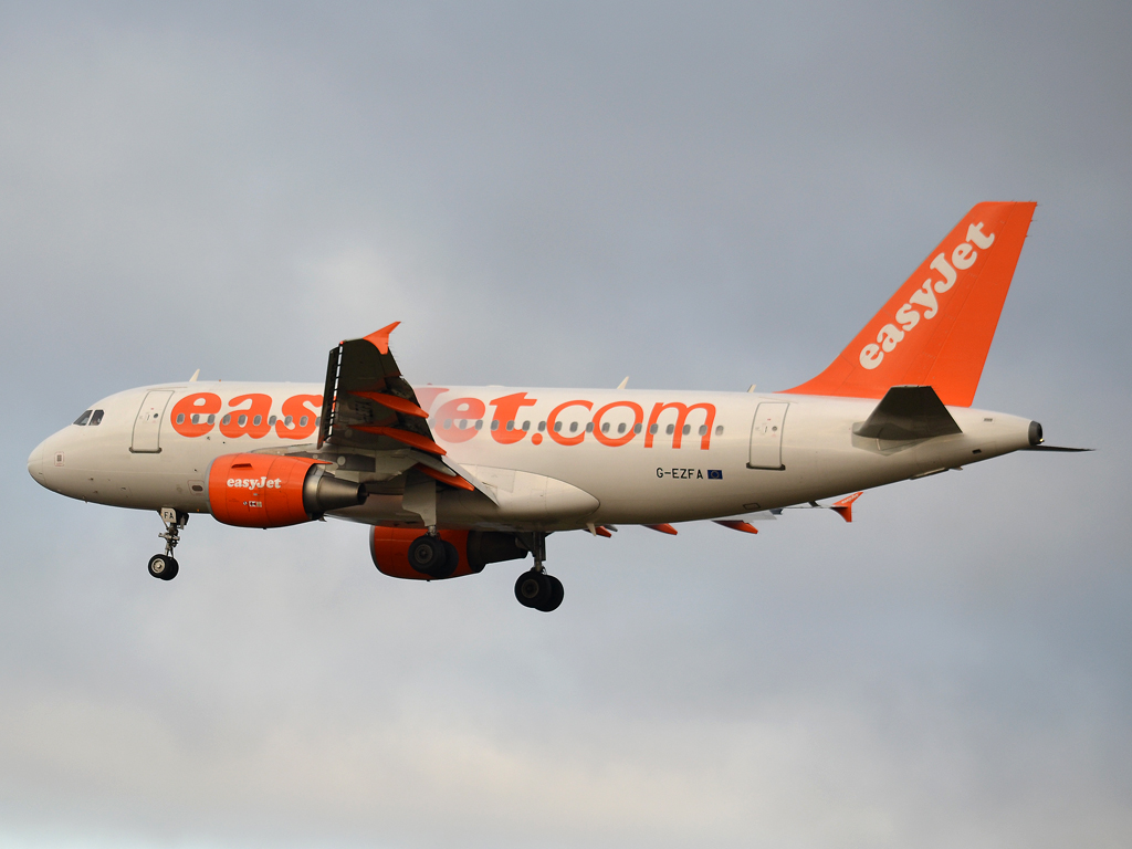 A319-111 EasyJet Airline G-EZFA Prague_Ruzyne (PRG/LKPR) December_23_2011