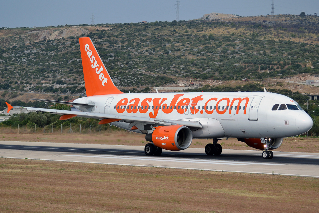 A319-111 EasyJet Airline G-EZEG Split_Resnik (SPU/LDSP) August_10_2013