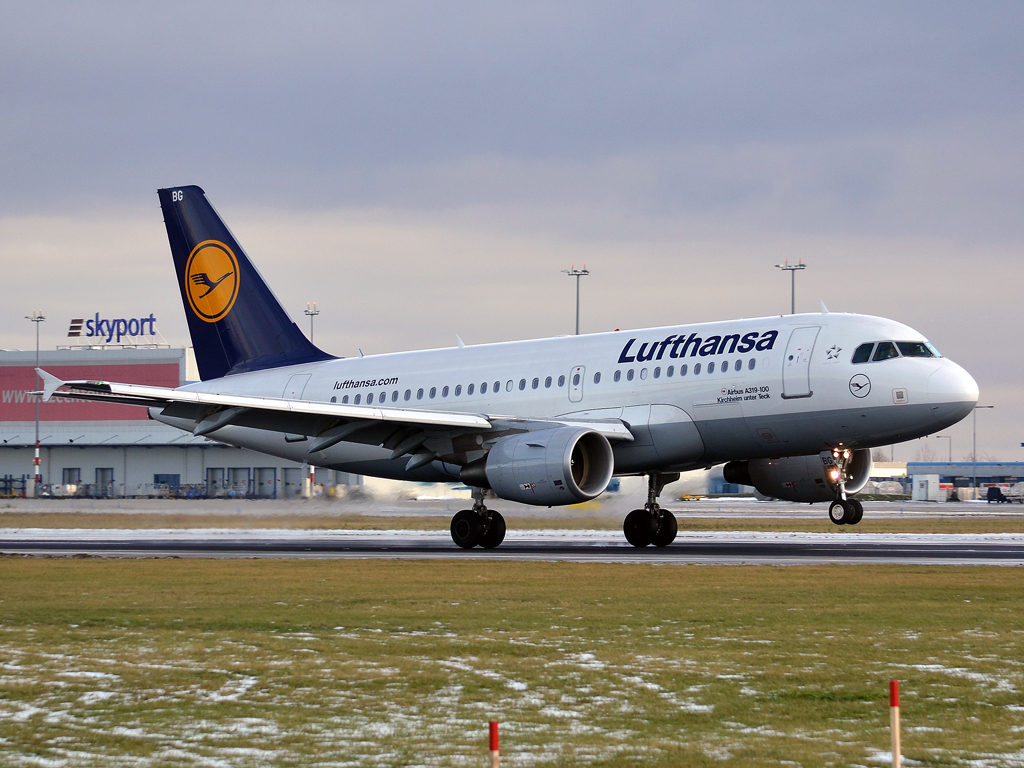 A319-112 Lufthansa D-AIBG Prague_Ruzyne (PRG/LKPR) December_16_2012