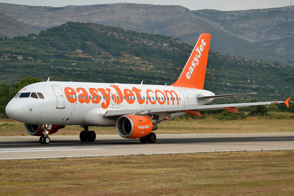 A319-111 EasyJet Airline G-EZED Split_Resnik (SPU/LDSP) August_10_2013