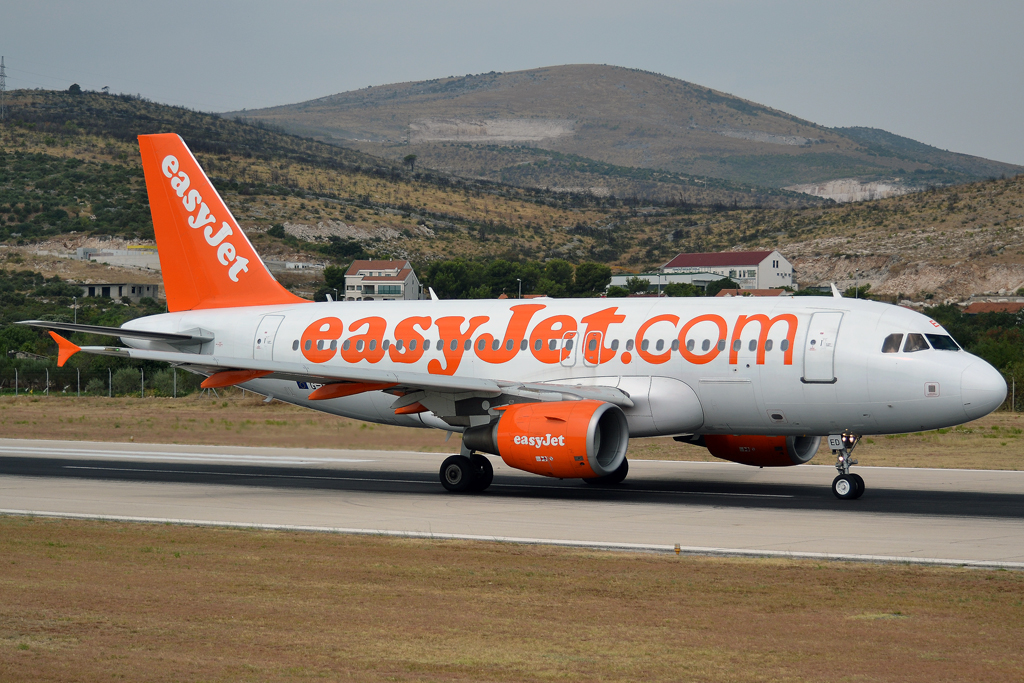 A319-111 EasyJet Airline G-EZED Split_Resnik (SPU/LDSP) August_10_2013