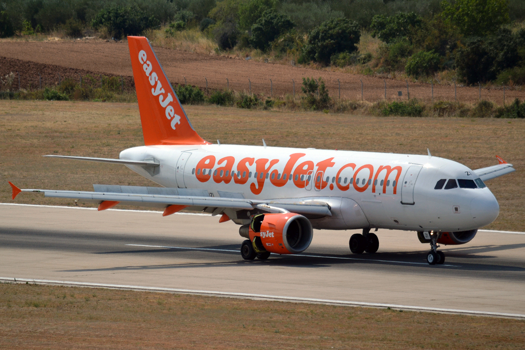 A319-111 EasyJet Switzerland HB-JZI Split_Resnik (SPU/LDSP) August_10_2013