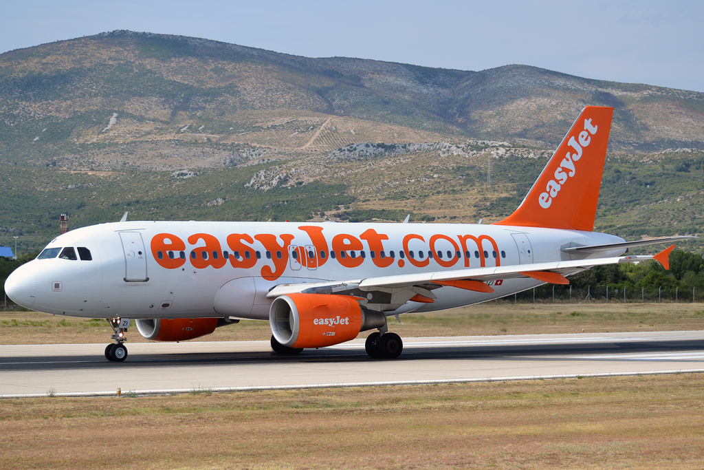 A319-111 EasyJet Switzerland HB-JZI Split_Resnik (SPU/LDSP) August_10_2013