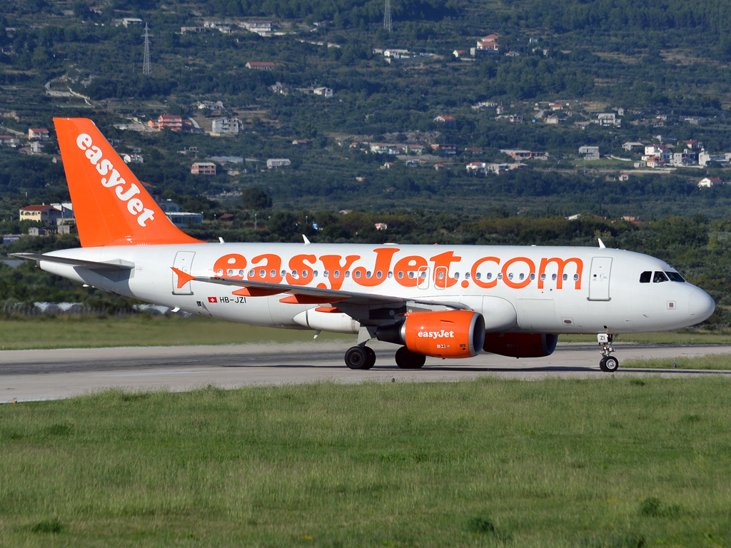 A319-111 EasyJet Switzerland HB-JZI Split_Resnik (SPU/LDSP) August_6_2011