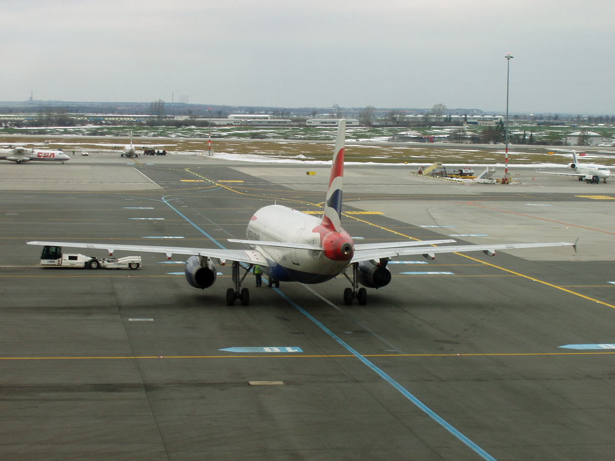 A319-131 British Airways G-EUOA Prague_Ruzyne (PRG/LKPR) January_31_2007