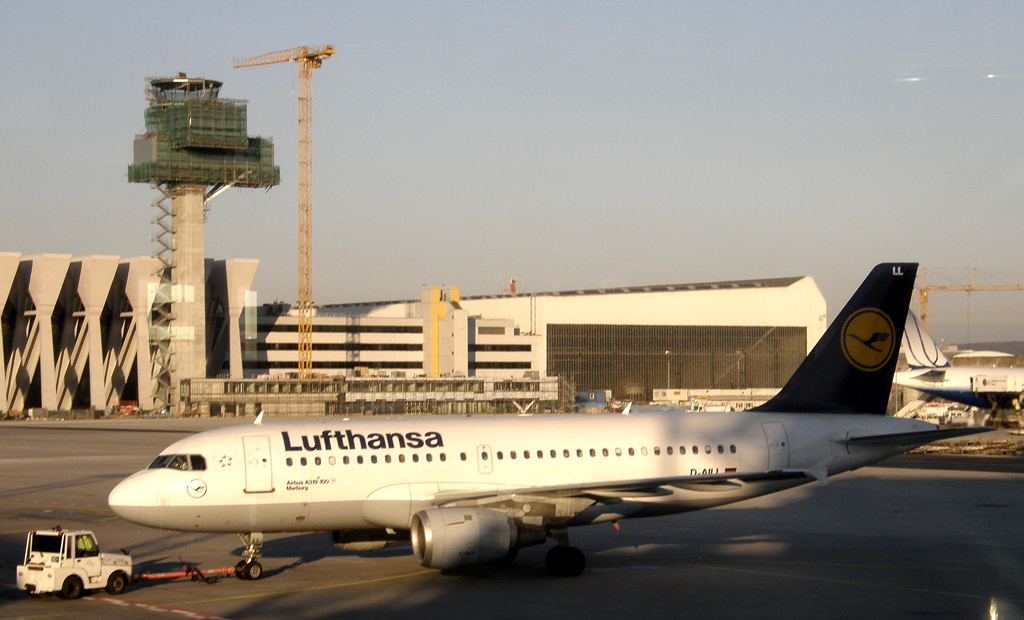 A319-114 Lufthansa D-AILL Frankfurt_Main March_08_2010