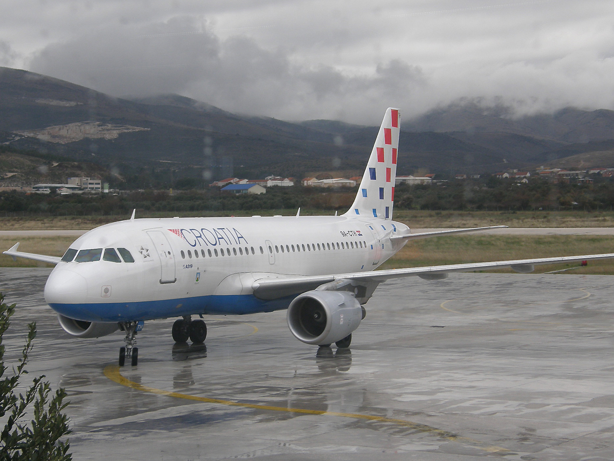 A319-112 Croatia Airlines 9A-CTH Split_Resnik (SPU/LDSP) March_11_2010