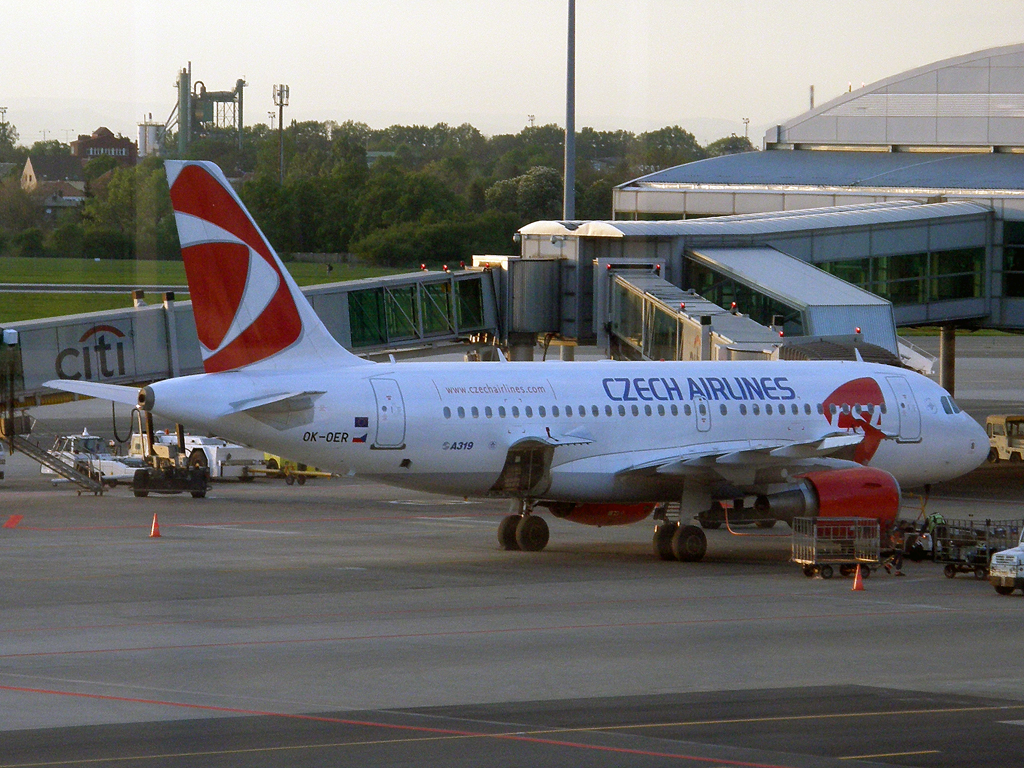 A319-112 CSA Czech Airlines OK-OER Prague_Ruzyne (PRG/LKPR) May_1_2011