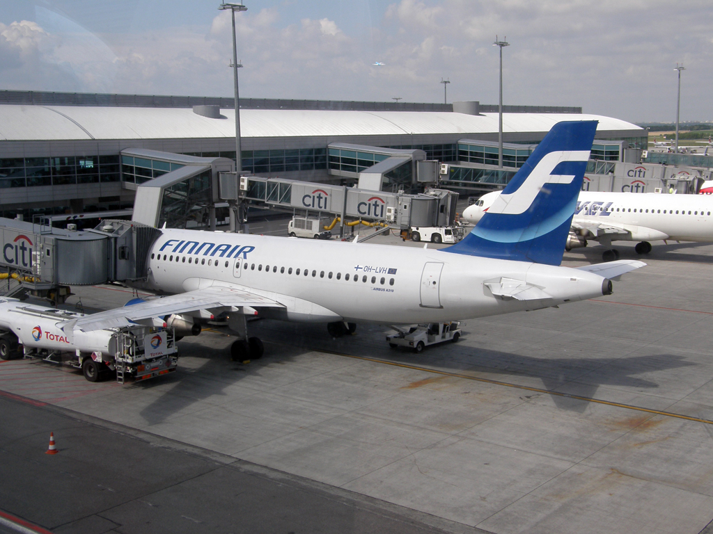 A319-112 Finnair OH-LVH Prague_Ruzyne (PRG/LKPR) July_28_2010