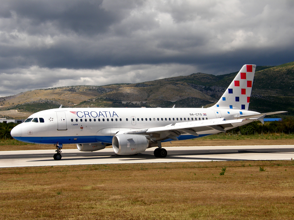 A319-112 Croatia Airlines 9A-CTG Split_Resnik (SPU/LDSP) August_7_2010