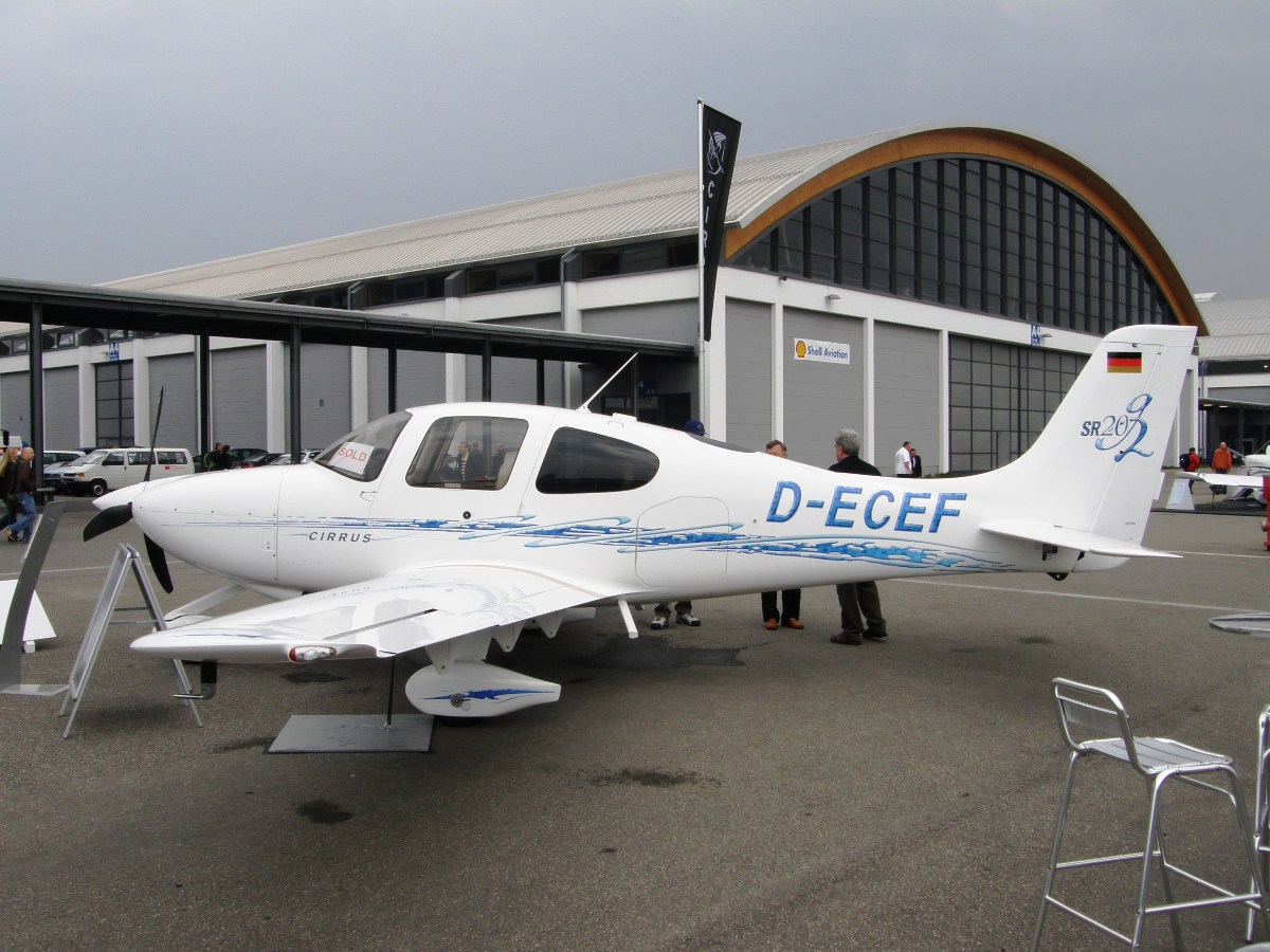 Cirrus SR-20 Untitled D-ECEF Friedrichshafen_Airport April_04_2009