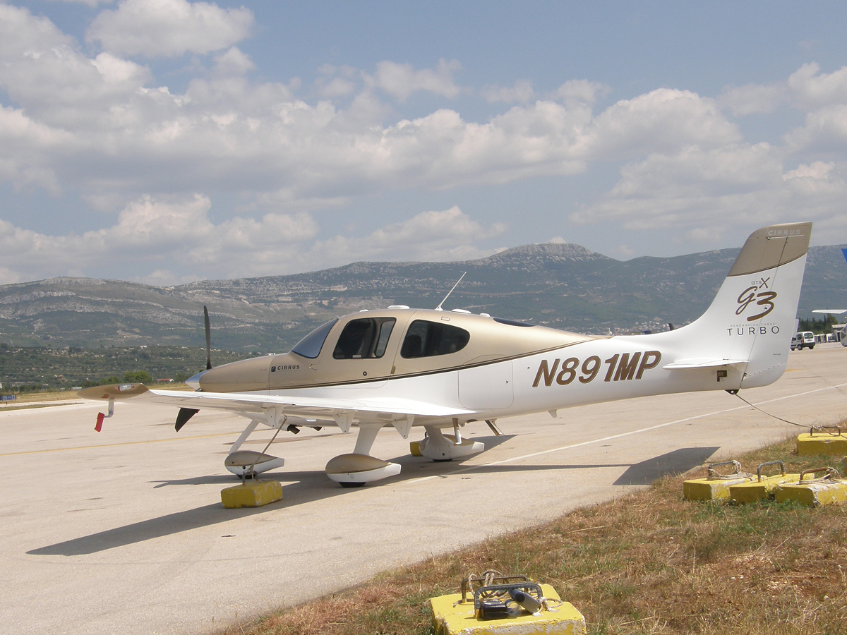 Cirrus SR-22 GTSx G3 Turbo Untitled N891MP Split_Resnik August_08_2009