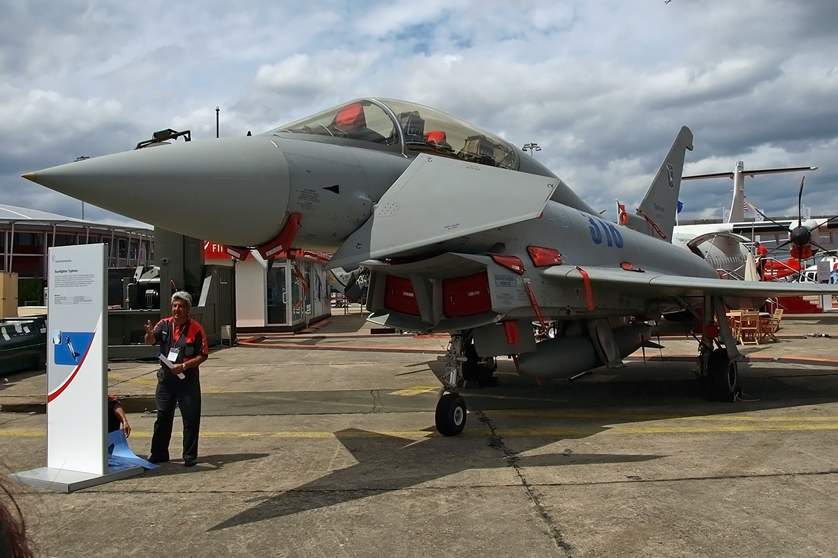 Eurofighter EF-2000 Typhoon T Italian Air Force MM55093 / 4-31 Paris_Le_Bourget June_24_2007