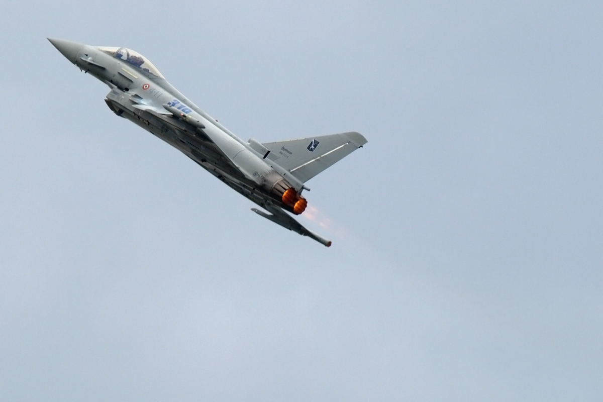 Eurofighter EF-2000 Typhoon S Italian Air Force MM7275 / 4-11 Paris_Le_Bourget June_23_2007 B