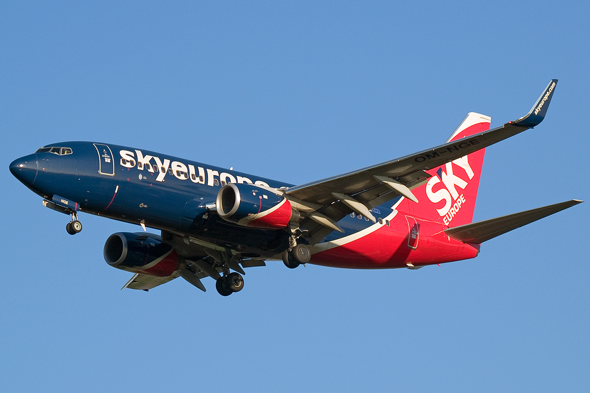 B737-76N SkyEurope Airlines OM-NGE Wien_Schwechat April_8_2007