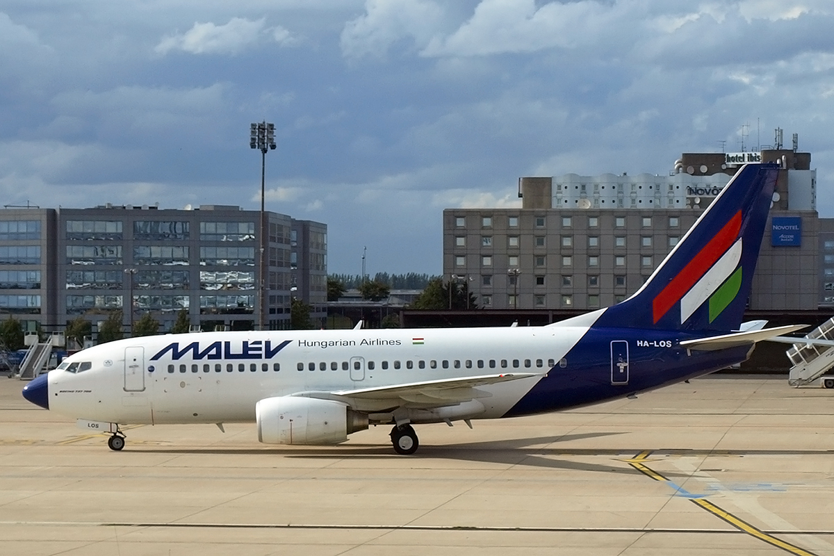 B737-7Q8 Malev Hungarian Airlines HA-LOS Paris_Charles_de_Gaulle June_25_2007