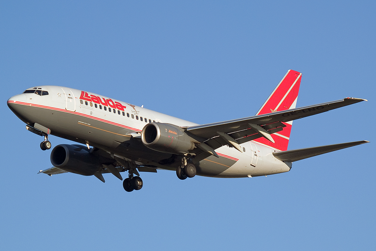 B737-7Z9 Lauda Air OE-LNO Wien_Schwechat April_8_2007