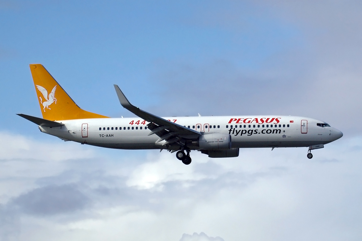 B737-82R Pegasus Airlines Amsterdam_Schiphol March_25_2008