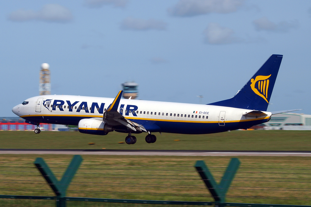 B737-8AS Ryanair EI-DCE Dublin_Collinstown April_5_2009