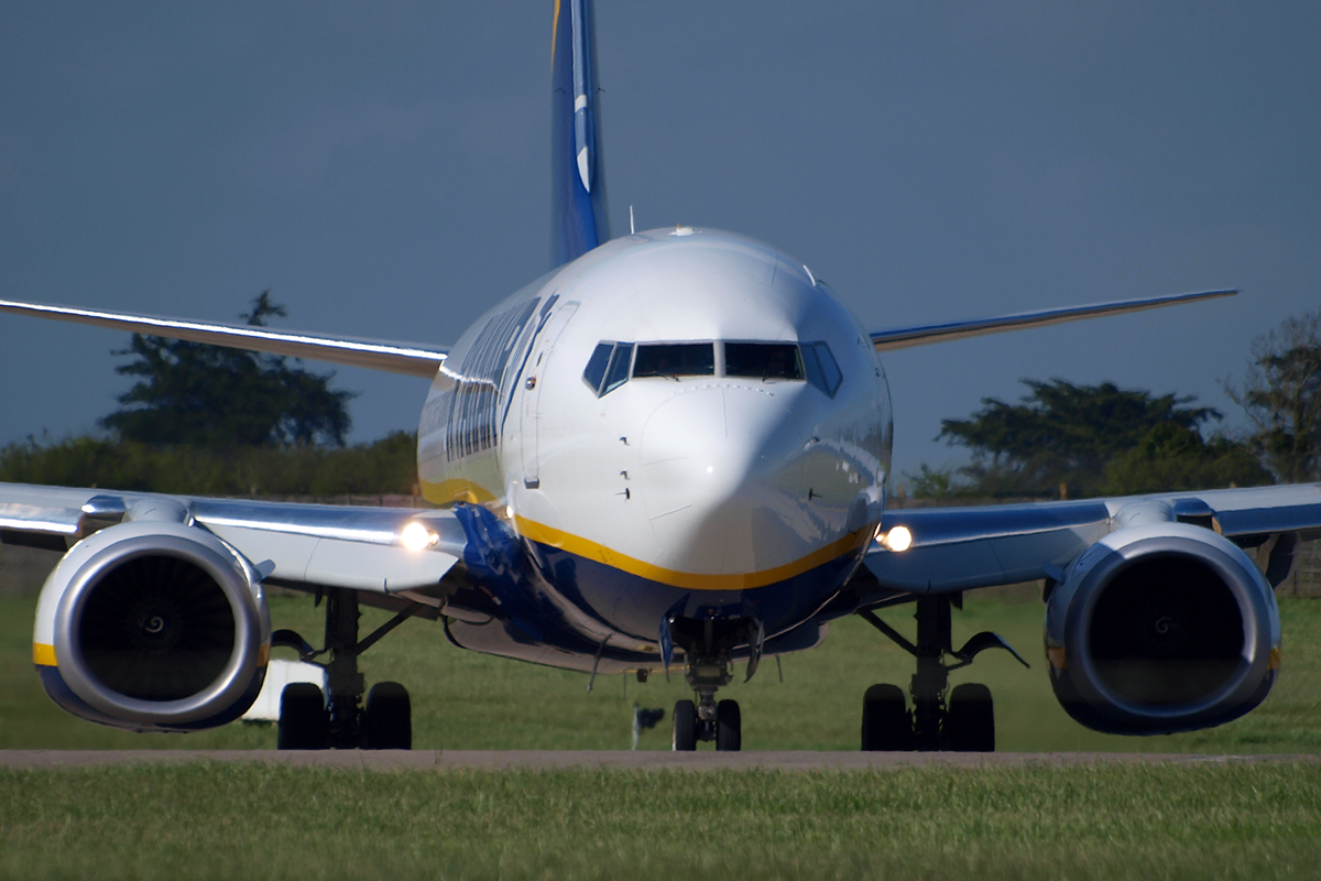 B737-8AS Ryanair EI-DYN Dublin_Collinstown April_14_2009