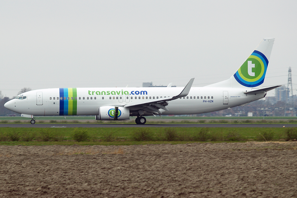 B737-8K2 Transavia Airlines PH-HZN Amsterdam Schiphol April_20_2006