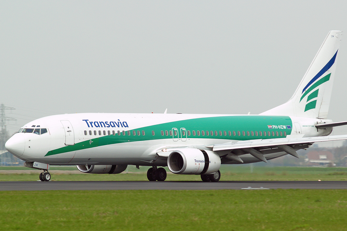 B737-8K2 Transavia Airlines PH-HZW Amsterdam Schiphol April_21_2006