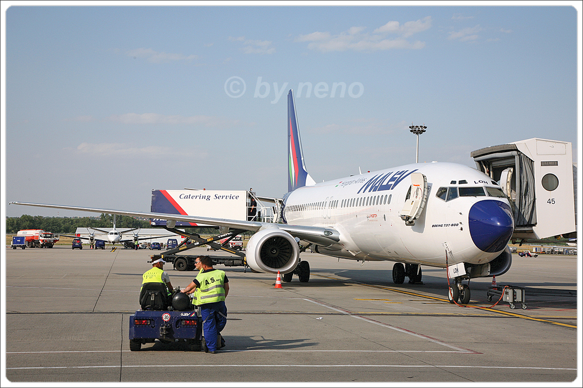 B737-8Q8 Malev Hungarian Airlines HA-LOH Budapest Ferihegy June_21_2007